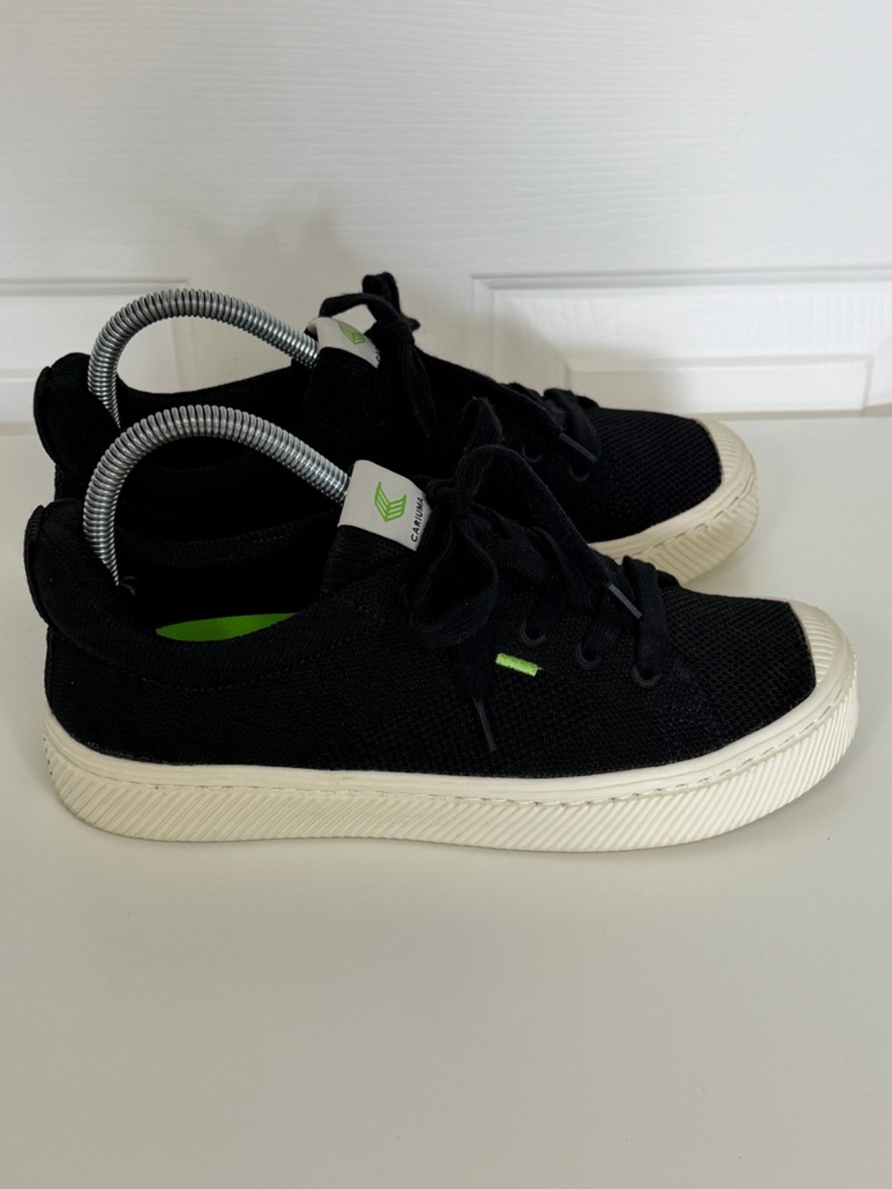 Cariuma IBI Low Sneakers Knit Lace Up Women’s Size 7 Black